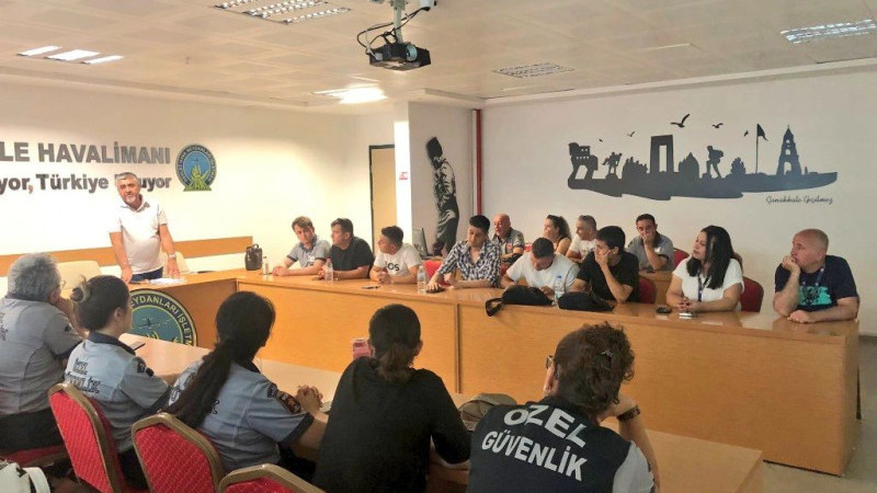 DHMİ Çanakkale Havalimanı'nda Güvenlik Personeline Protokol ve Hitabet Eğitimi