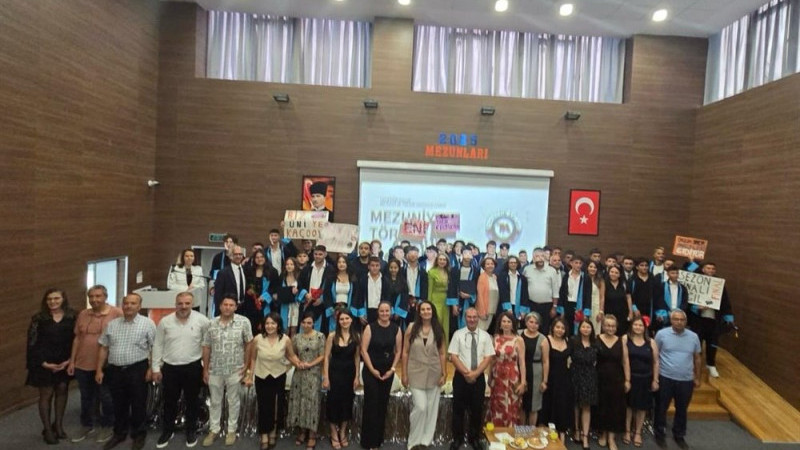 Tacettin Aslan Mesleki ve Teknik Anadolu Lisesi İkinci Mezunlarını verdi.