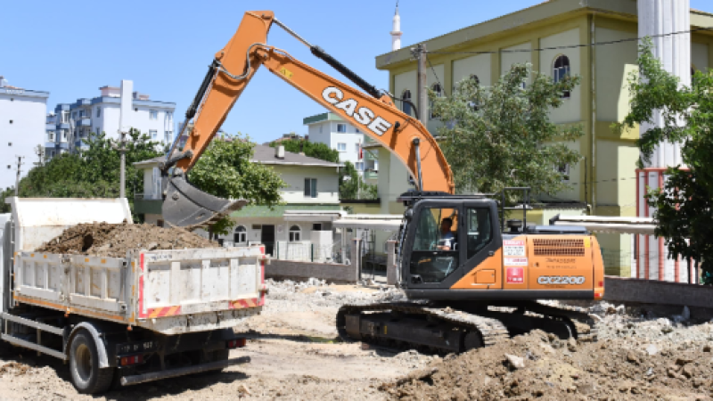 Barış Caddesi'nde Çalışmalar Sürüyor