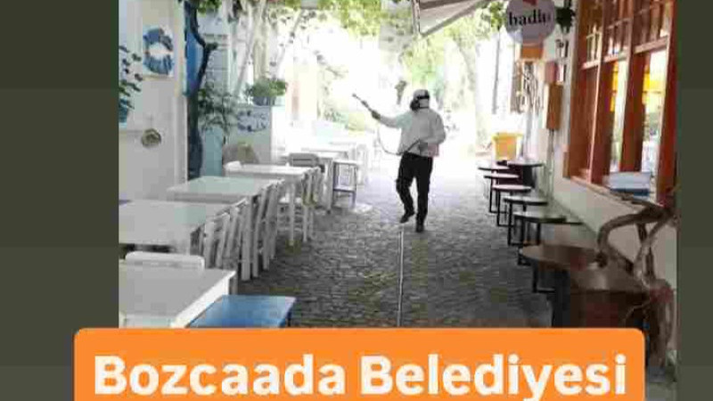 Bozcaada'da İlaçlama Sürüyor