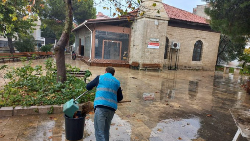Gelibolu Kadı İskele Camii’nde Temizlik Çalışması