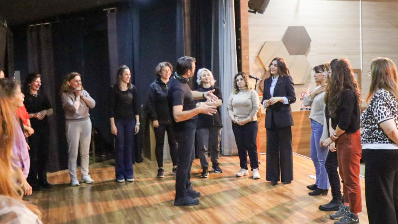 Çanakkale'de ritim temelli performanslara koreografi ve kompozisyon çalışması