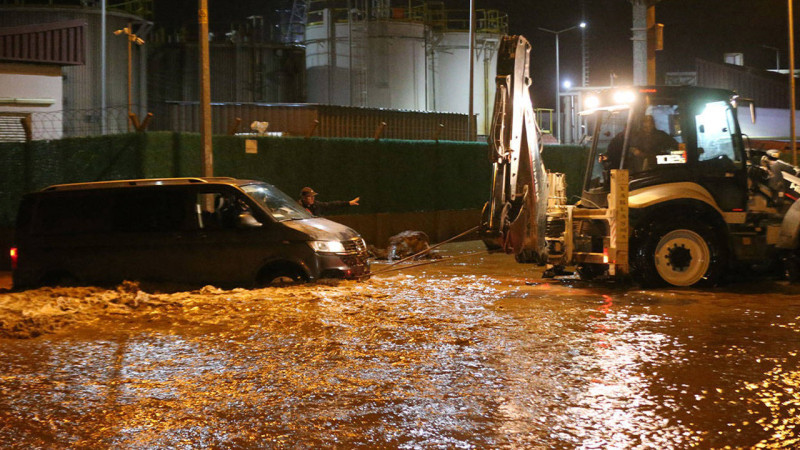 Kepez Çayı taştı!