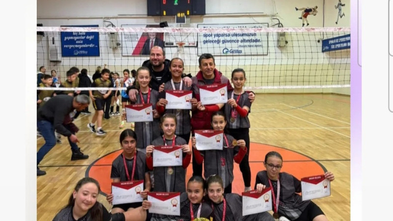 Umurbey Ortaokulu Filede Şampiyon!