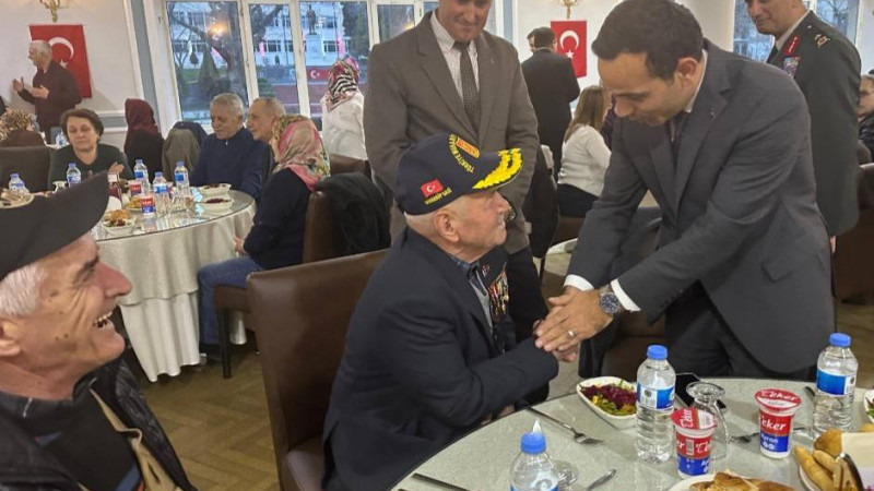 Gelibolu'da şehit yakınları ve gaziler onuruna  iftar 