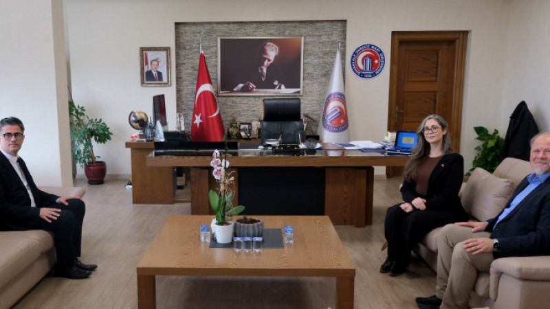 Avustralya Büyükelçisinden Rektör Erenoğlu'na Ziyaret