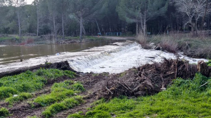 Atikhisar Barajı'ndan su tahliyesi devam ediyor
