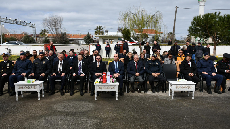 Biga'da Bayrak Teslim Töreni