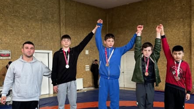 U15 Serbest Güreş Çanakkale il Şampiyonası’nda Ayvacık Spor Kulübü Sporcuları