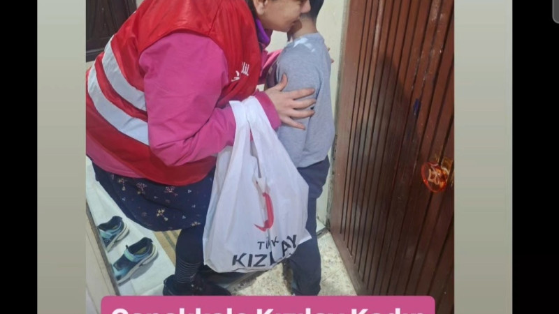 Kızılay Çanakkale Şubesinden Çocuklara 
