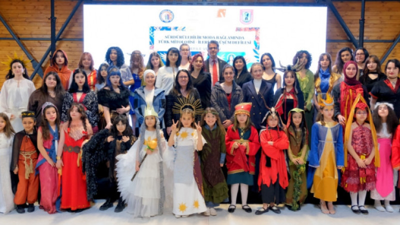 Moda ve Türk Mitolojisi Aynı Podyumda