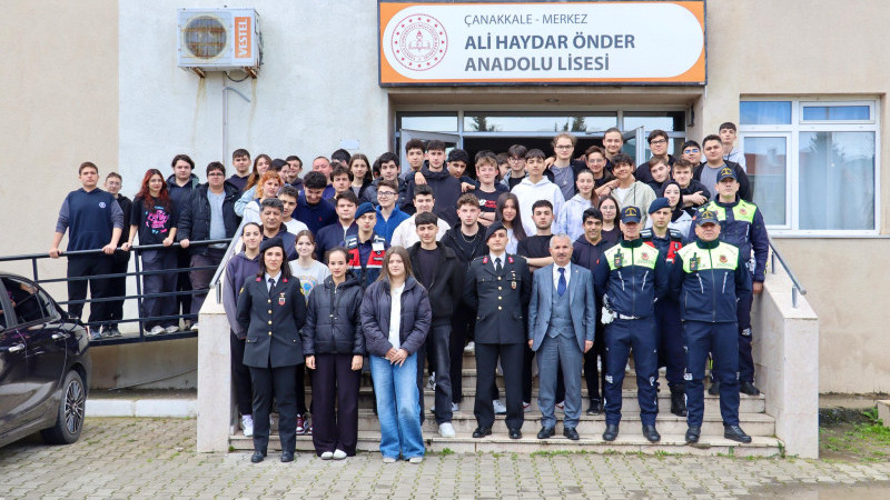 Çanakkale'de Jandarmadar Ali Haydar Önder Anadolu Lisesi'nde Sunum