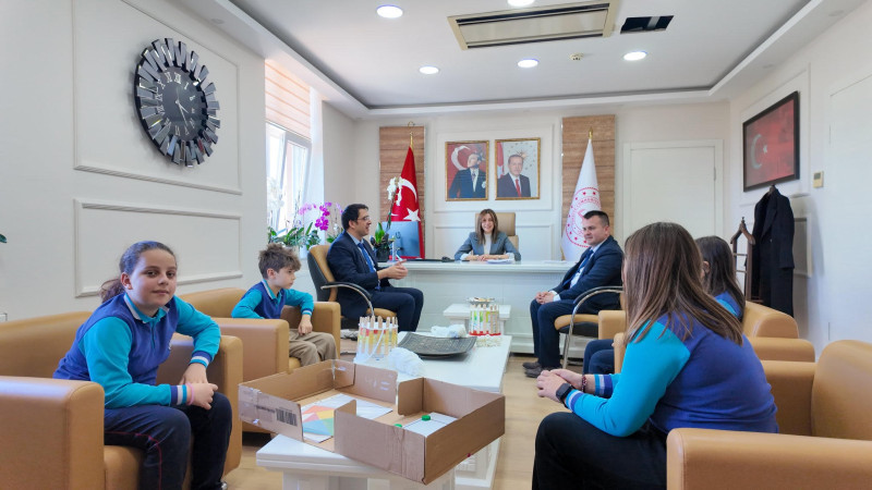 ,Kepez Atatürk İlkokulu öğrencilerinden Milli Eğitim Müdürüne Ziyaret