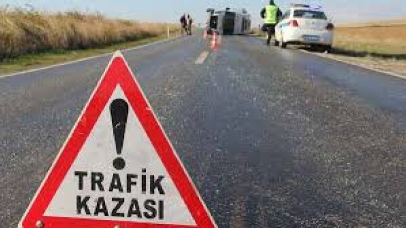 Biga'da iki otomobil çarpıştı: 3 ölü