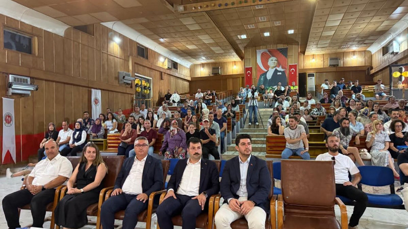 Ayvacık Belediyesi Ümmühan Hatun Gündüz Bakım Evi’nin ilk mezunlarını verdi