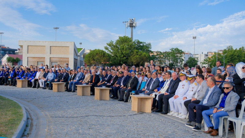 ÇOMÜ Mezuniyet Töreni Coşkuyla Gerçekleştirildi