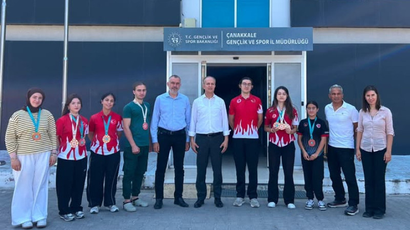 Çanakkale Kick Boks Kafilesinden İl Müdürlüğüne Gurur Ziyareti:
