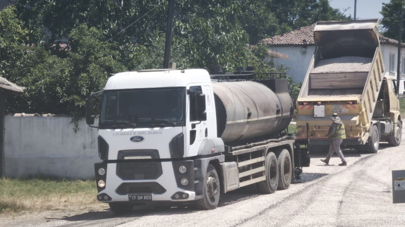Biga Geyikkırı Köyü Yolu Yenilendi