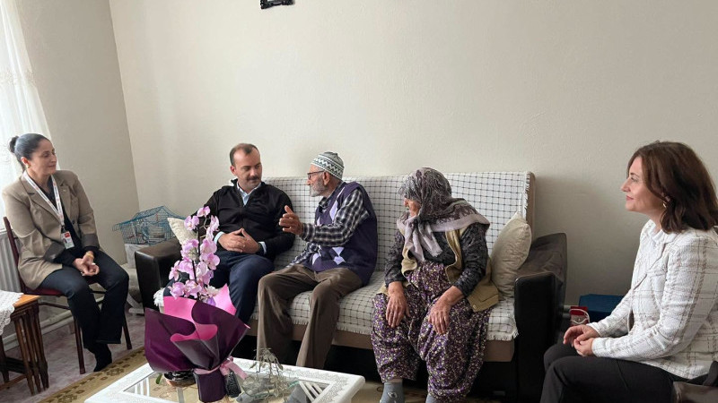 Eceabat Kaymakamı Kerem Yenigün,  Seddülbahir Köyü'nde