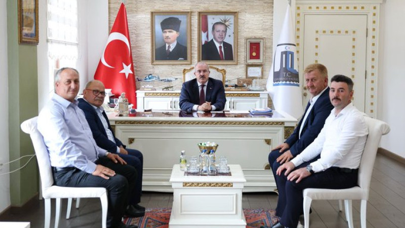 Eceabat Muhtarları Vali Toraman’ı Ziyaret Etti