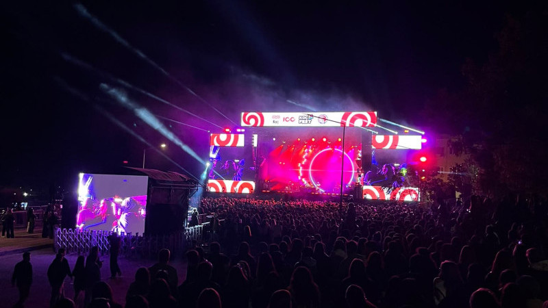 KoçFest’te Athena ÇOMÜ'de Konser Verdi